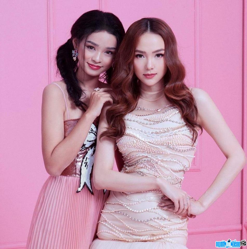 Photo of model Nhu My and singer Minh Hang