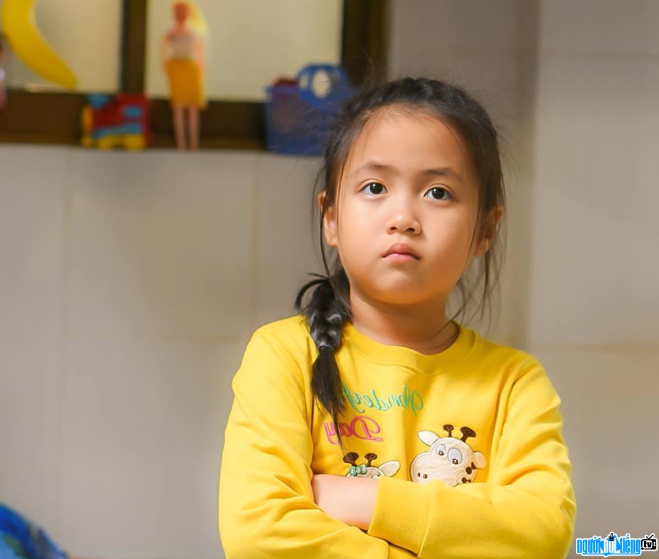  Child actor Nguyen Ngoc Ngan Chi attracts attention with the role of baby Miu in "Sticky rice with sticky rice"