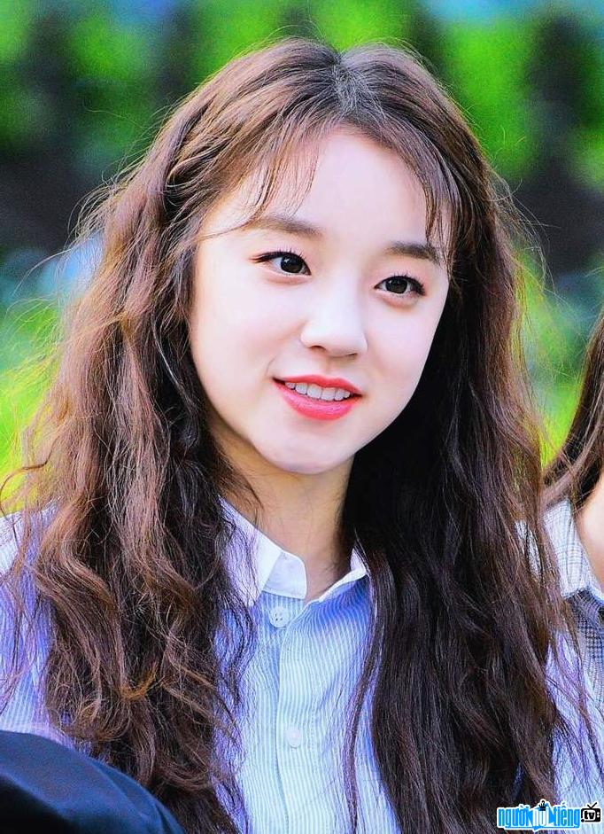  Song Vu Ky is a member of Yuqi of Korean group (G)I-DLE