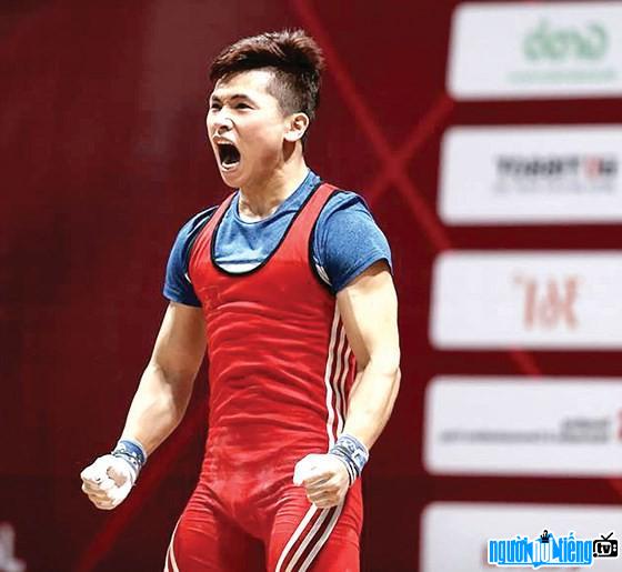 Image of Vietnam's weightlifter Trinh Van Vinh