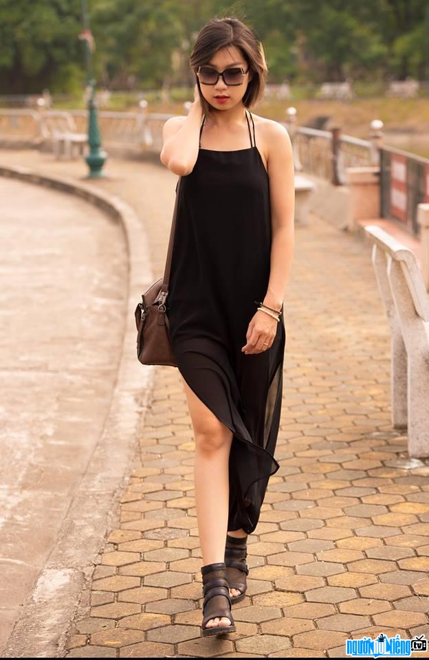 Nguyễn Trang xinh đẹp trong tà váy thướt tha