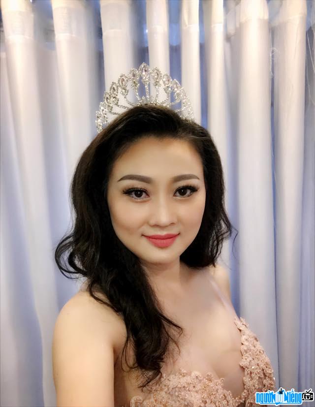  Nguyen Kim Nhung is Miss Ao Dai