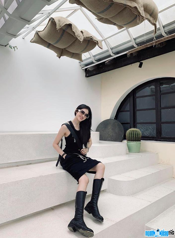  Mai Suong with a very personal all-black style