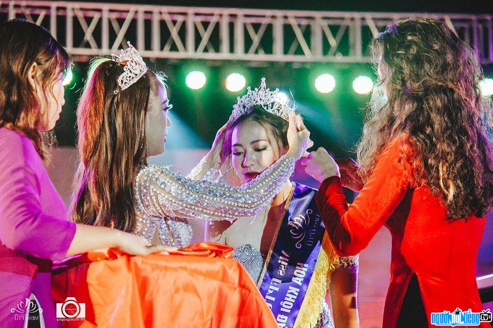  Bao Ngoc won the crown of Miss FPT 2018