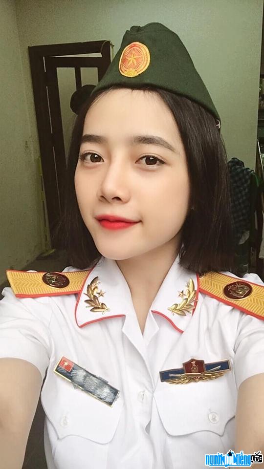  beautiful Hong Hanh in a military uniform