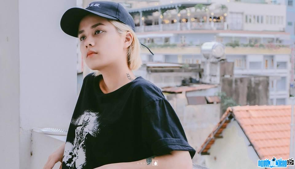 Lê Anh xinh đẹp cá tính với phong cách Tomboy