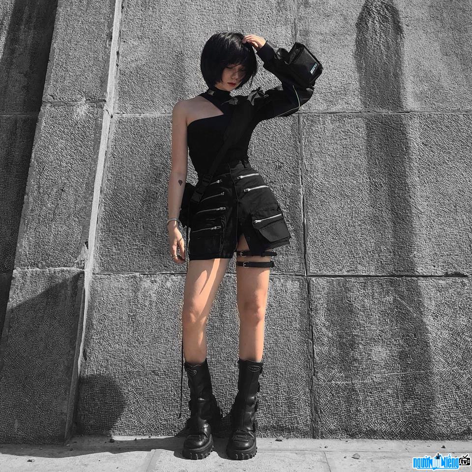  Ai Nguyen has a personality with Techwear style