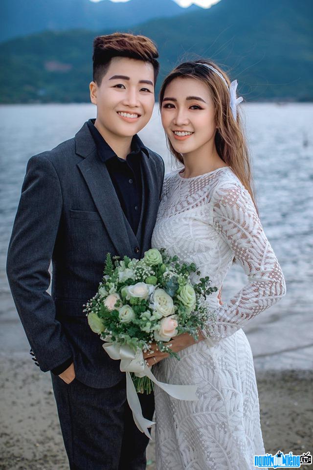  beautiful Tu Tri with her husband Yun Bin