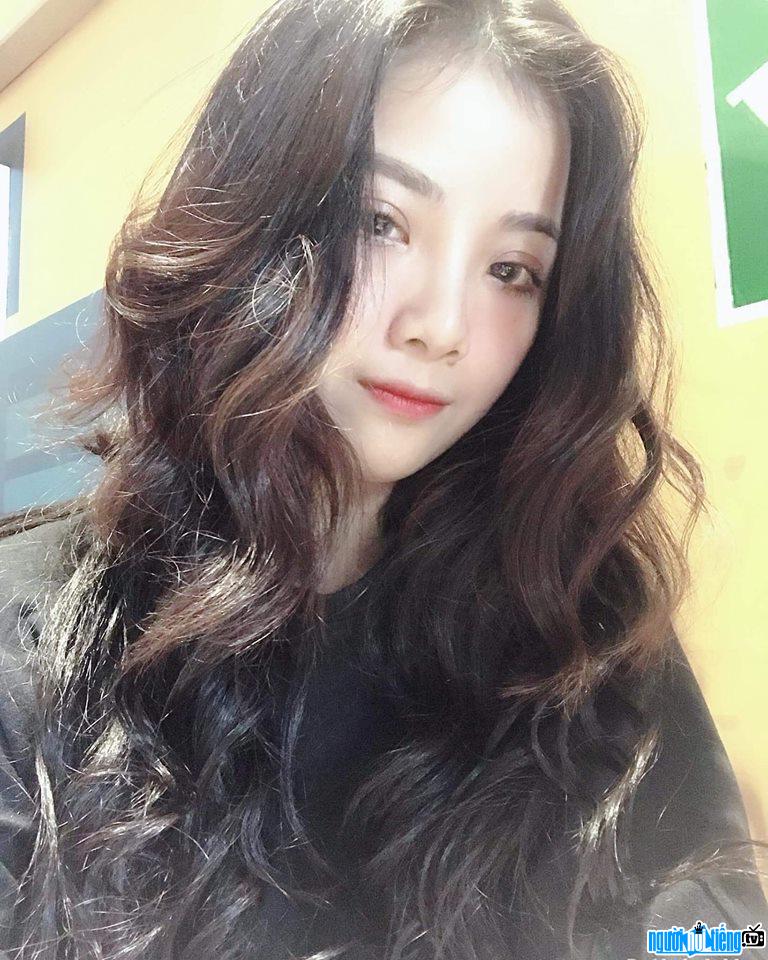  Nguyen Yuu is beautiful with curly hair