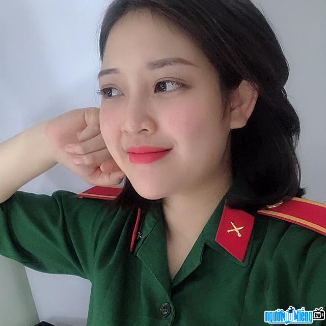  Nguyet Van's beautiful face in a soldier's blue shirt