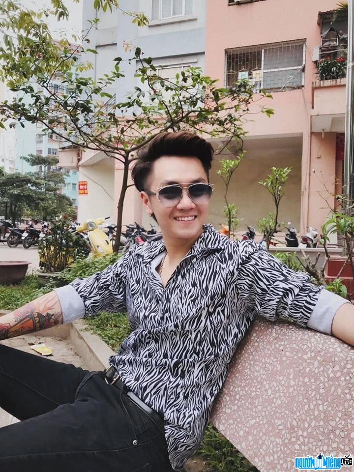  Viet Linh with a stylish fashion personality