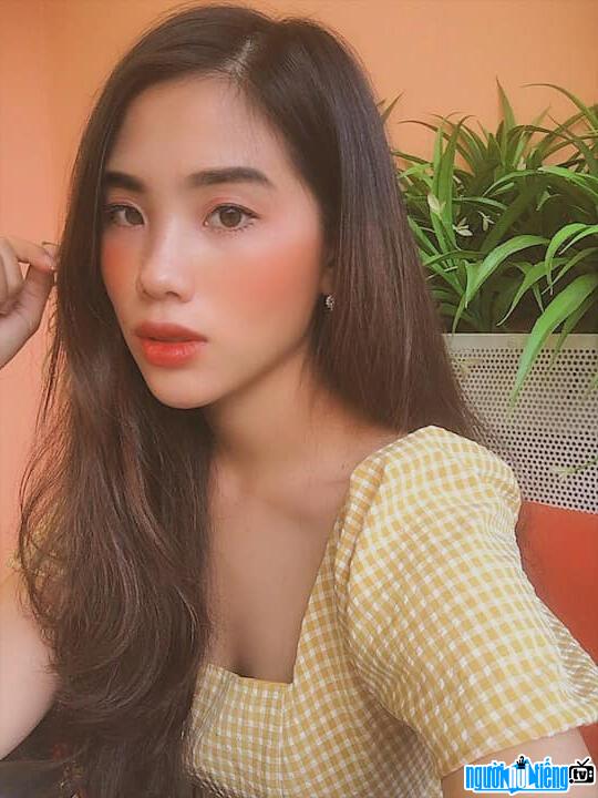  Nhi Le with a very beautiful face