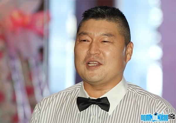  Latest pictures of MC Kang Ho Dong