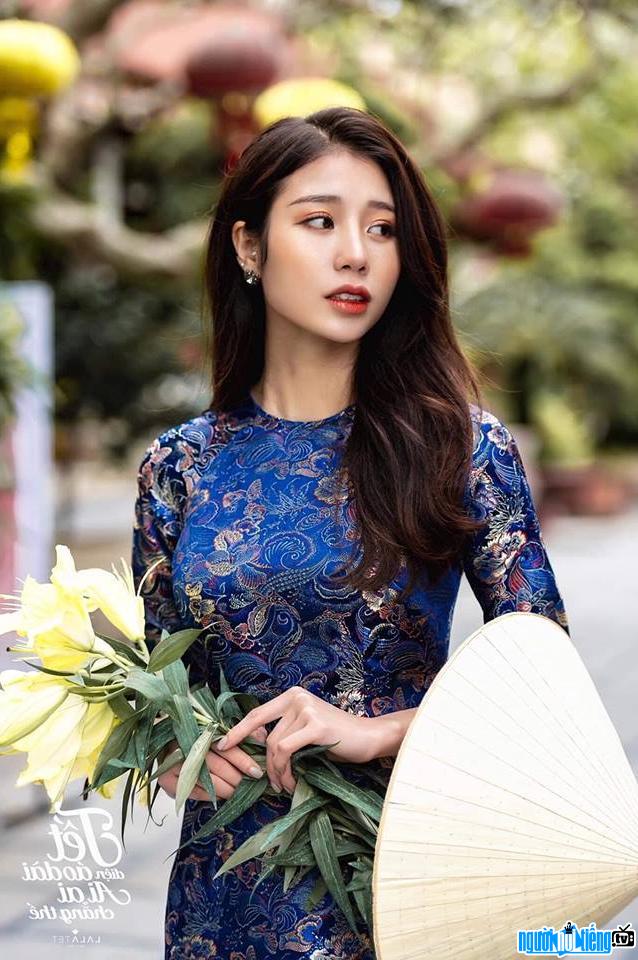  Phuong Mai flaunts her love in a long dress