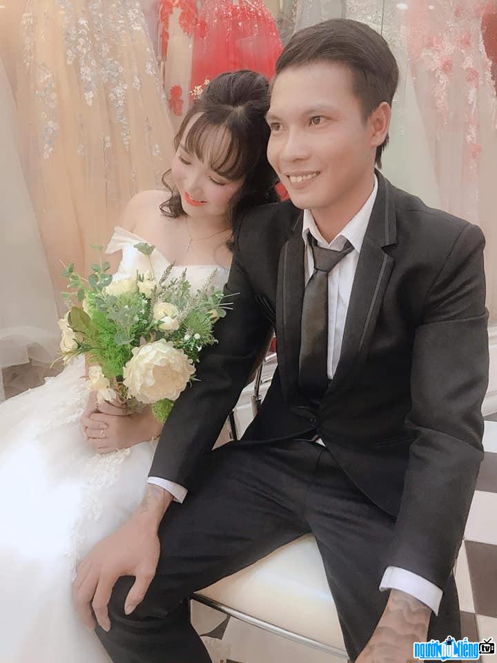  Loc idol takes unique wedding photos