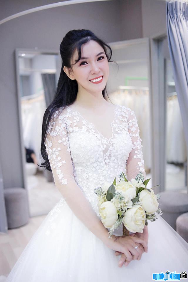  beautiful Vo Thao in a wedding dress design