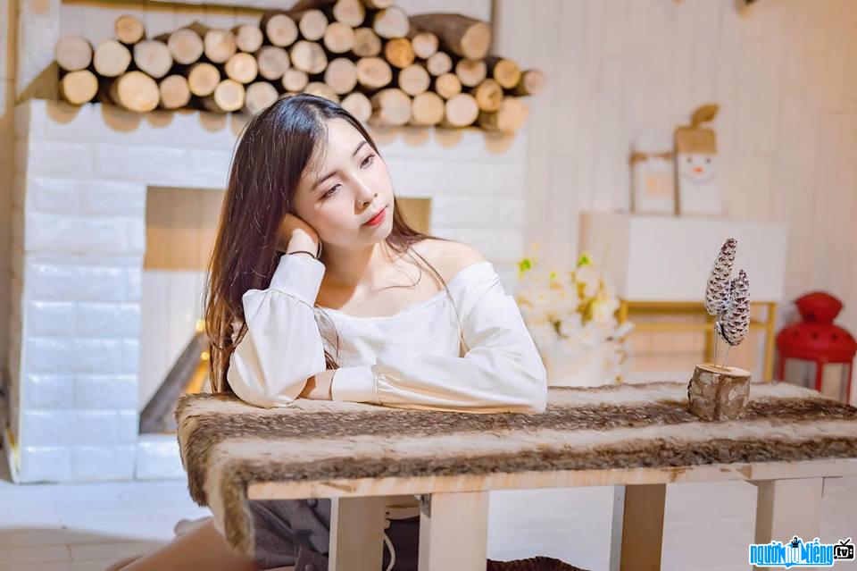 Một hình ảnh Diệu Linh xinh đẹp nhẹ nhàng