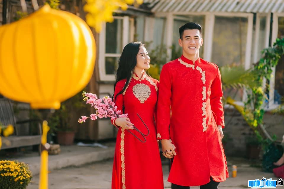  Ngoc Quyen and Tien Linh wear ao dai to welcome Tet