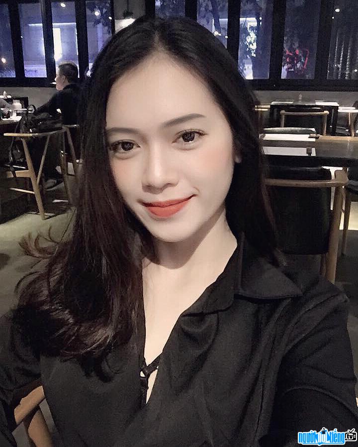 Thùy Linh xinh đẹp dịu dàng