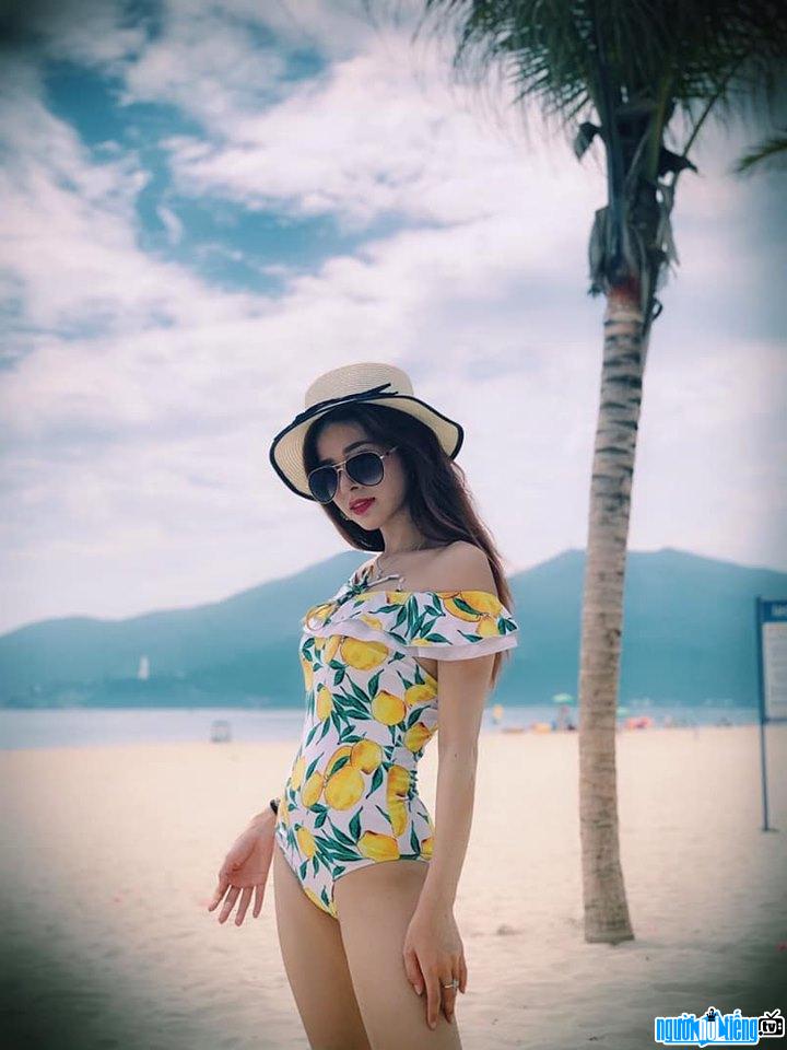  Thu Nga shows off her beautiful figure with bikini