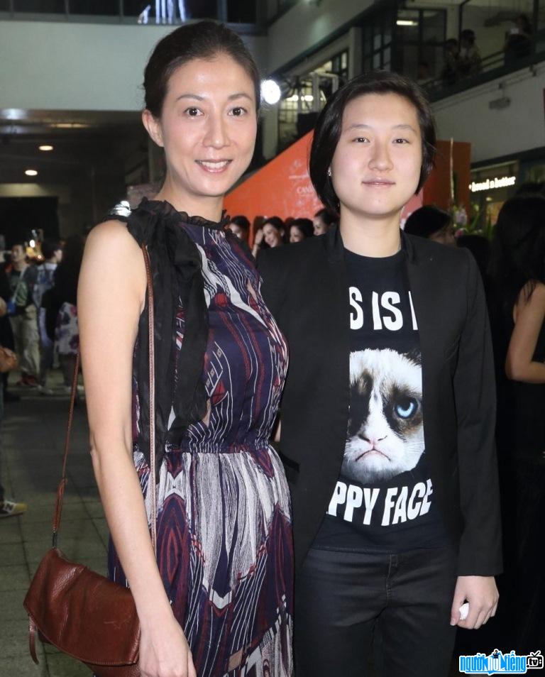  Photo of actor Ngo Loi and his daughter