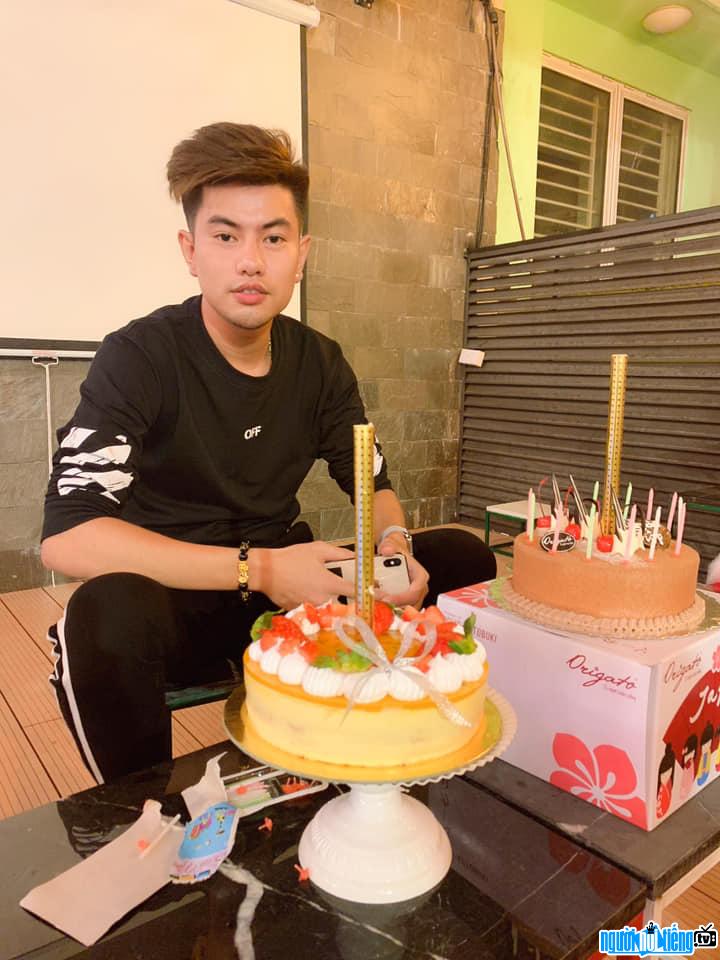 Ảnh hotface Lee Dzung trong ngày sinh nhật của mình