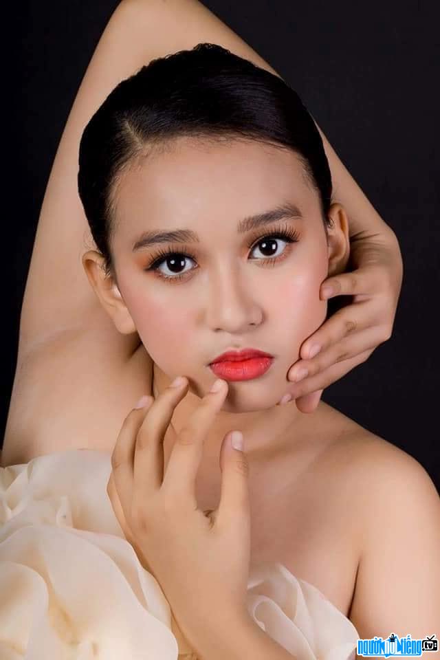 A portrait of child model Hoang Le Minh Trang