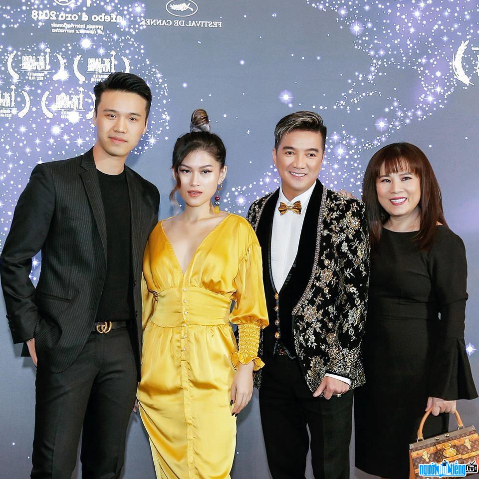  Lam Thanh Kim with singer Dam Vinh Hung