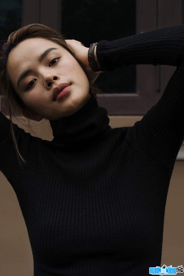 Model Tran Hien owns a beautiful face