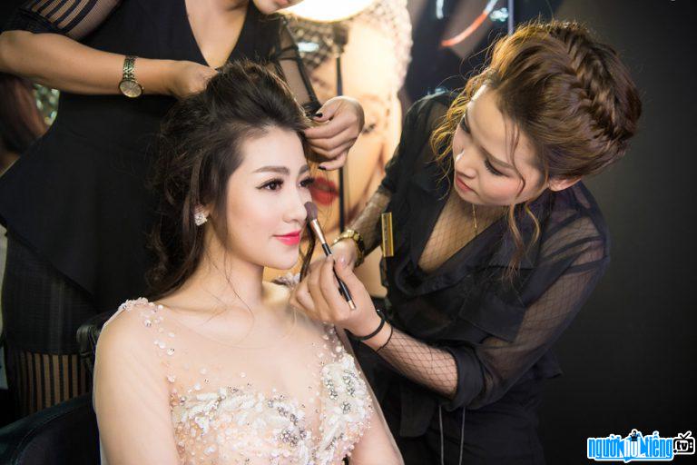  Linh Jace makeup for runner-up Tu Anh
