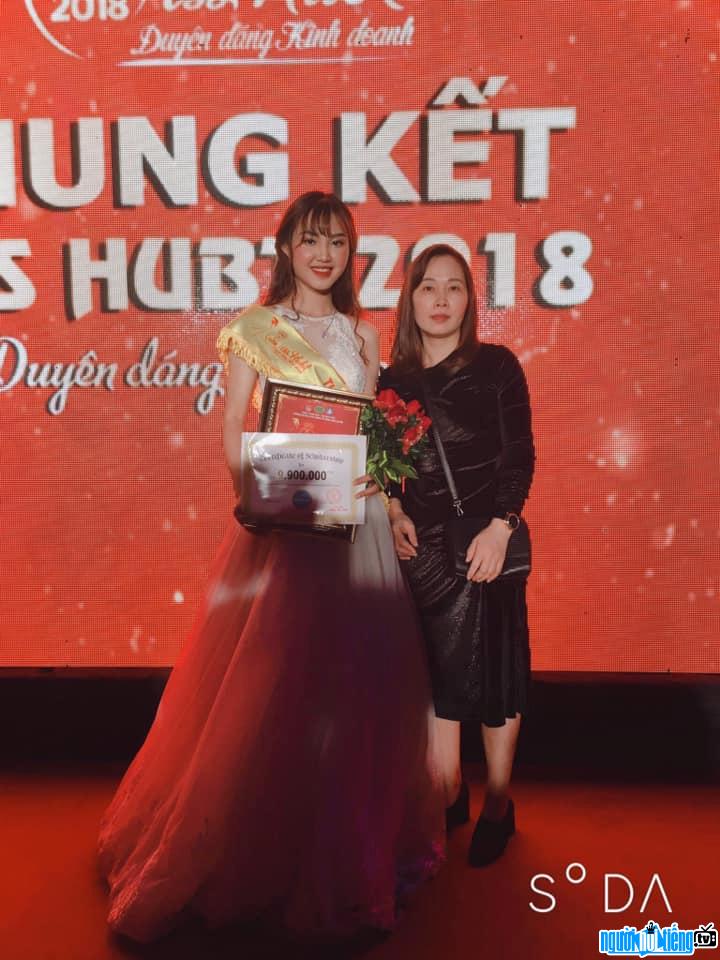 Kieu Trang was honored to win the title of the most favorite beauty
