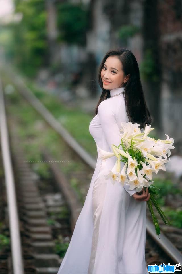  beautiful Huong Quynh with lilies in March