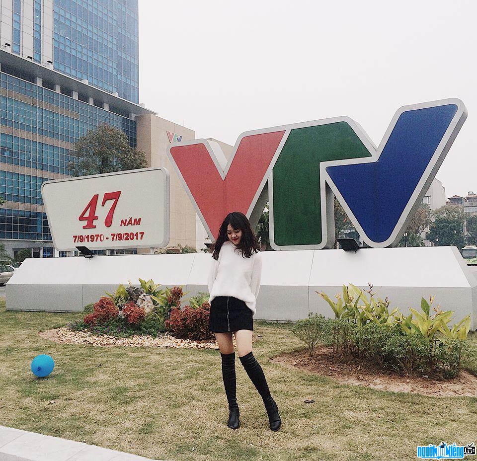  Thao Trang shows off her long legs at VTV