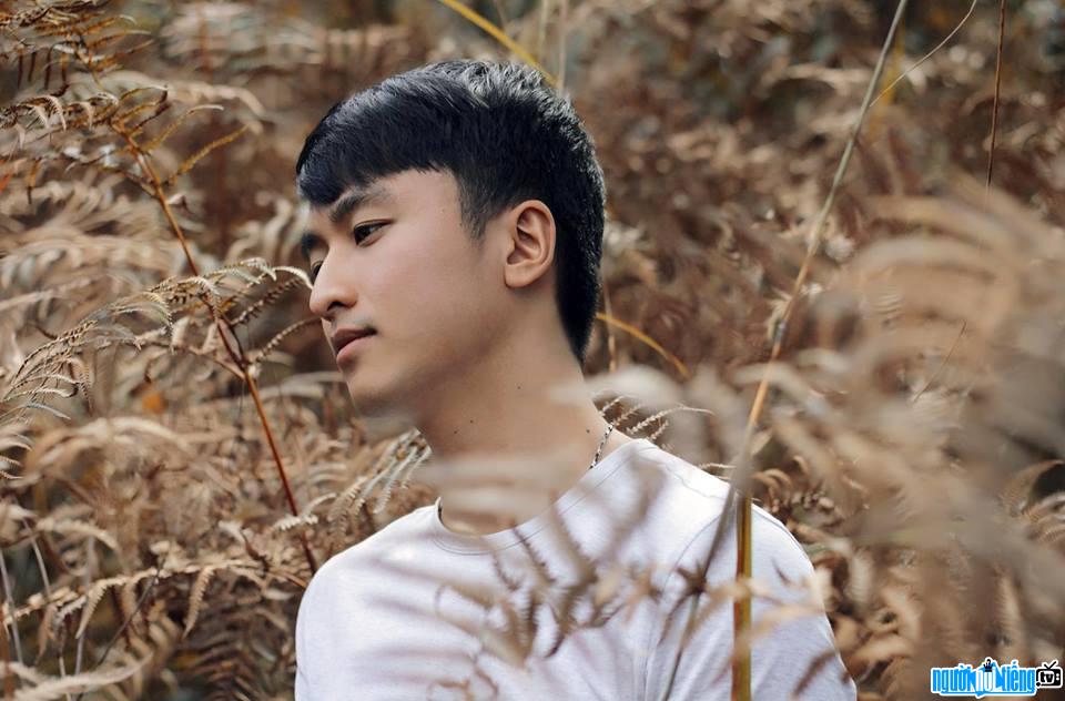  Quang Nhat shows his handsome side