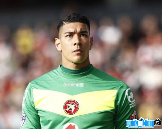 Ảnh mới nhất về thủ môn Neil Etheridge