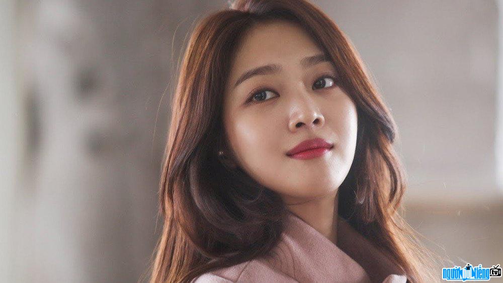 Cận cảnh nhan sắc xinh như hoa hậu của diễn viên Jo Bo Ah