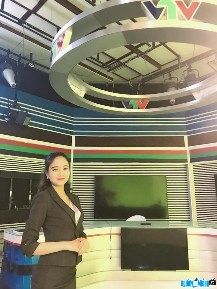  Miss Phuong Lan works in VTV television station