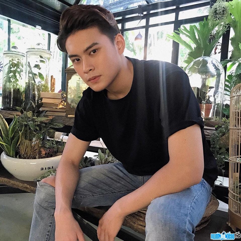  Thai Hung is handsome and masculine outside real life