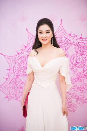Miss Nguyen Thi Huyen
