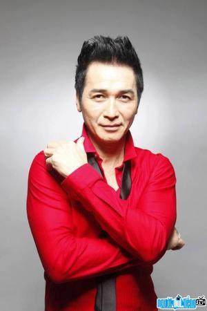 Singer Nguyen Hung