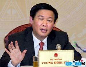 Politicians Vuong Dinh Hue