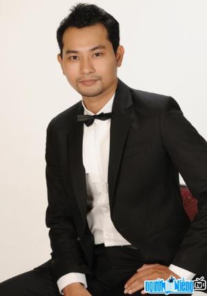 Performer Huynh Dong