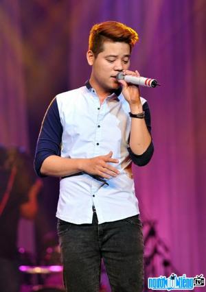 Singer Duong Tran Nghia