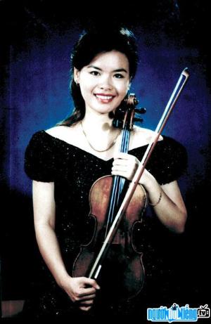 Violinist Do Phuong Nhu