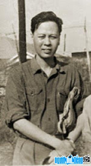 Contemporary writers Nguyen Khai