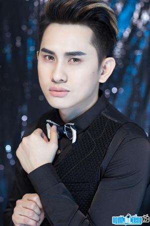 Makeup expert Khai Thien