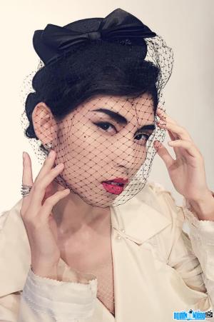 Model Nguyen Thuy Duong