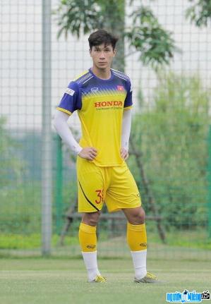 Ảnh Cầu thủ bóng đá Nguyễn Văn Đạt