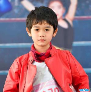 Kid actor Huy Khang