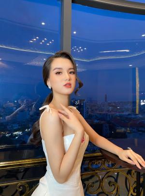 Hot girl Hoang Tu Quynh